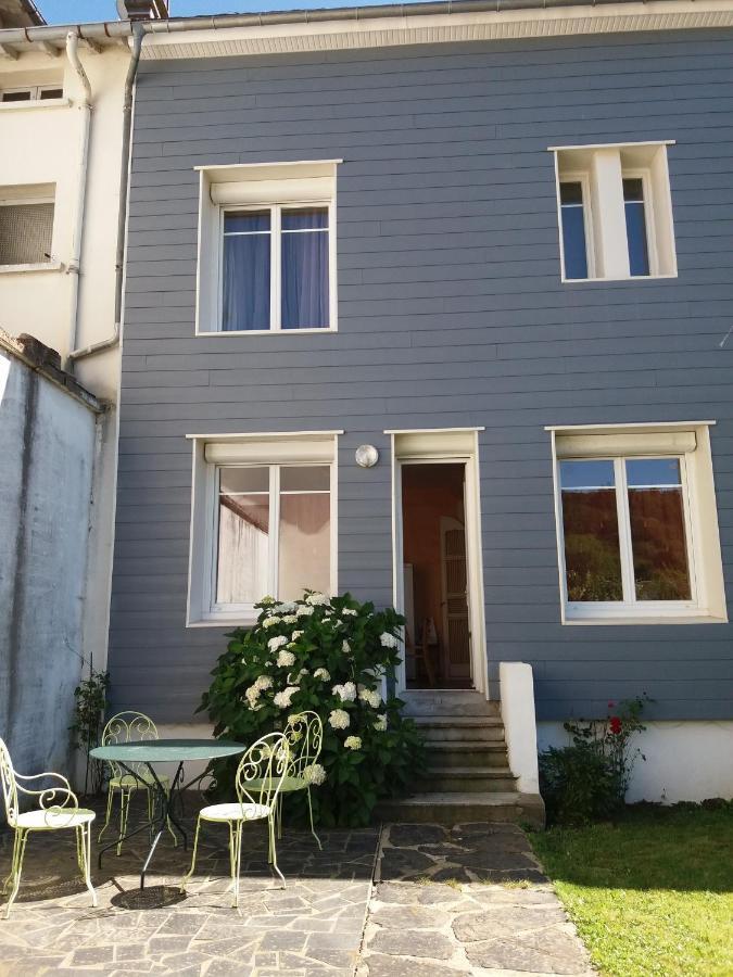 Gite "Les Hortensias" Au Coeur De Lacaune Exterior photo